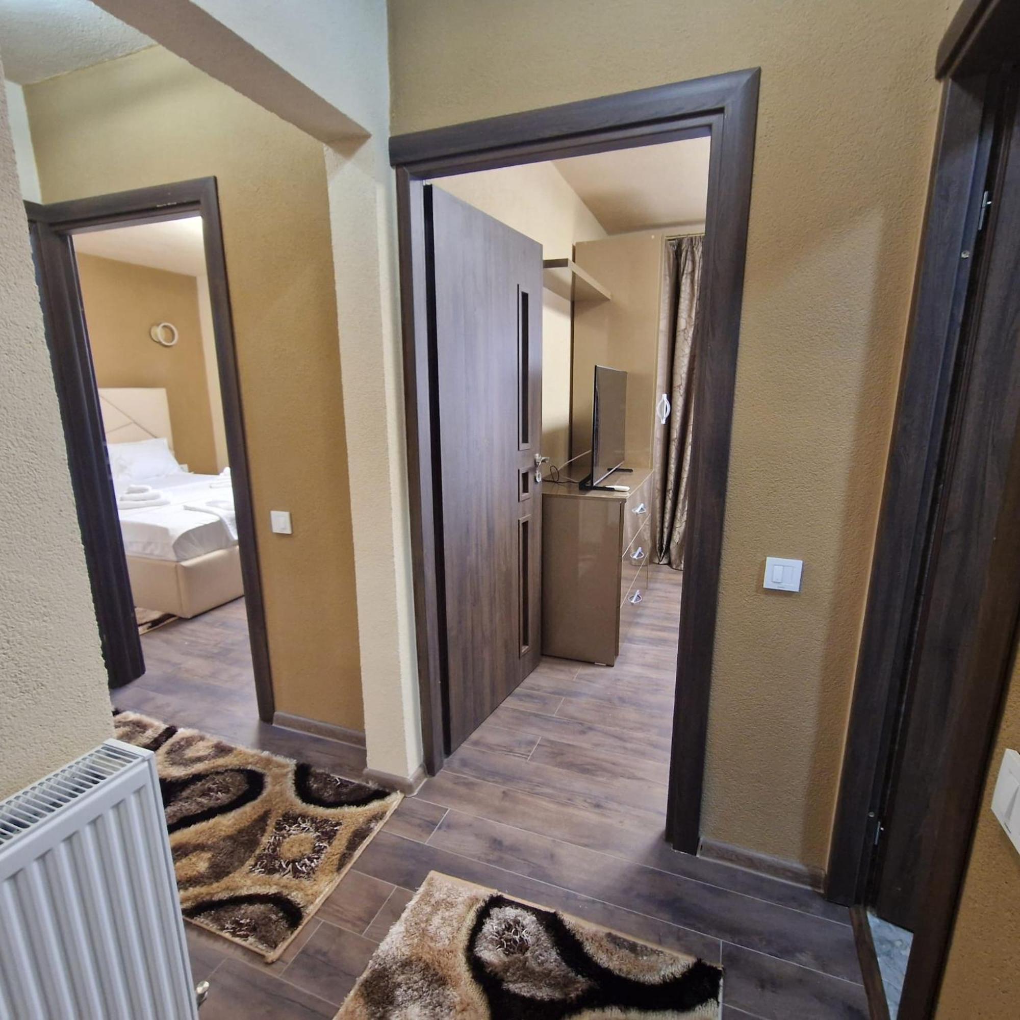 Apartament Iulius 3 Manastire Куртя-де-Арджеш Экстерьер фото
